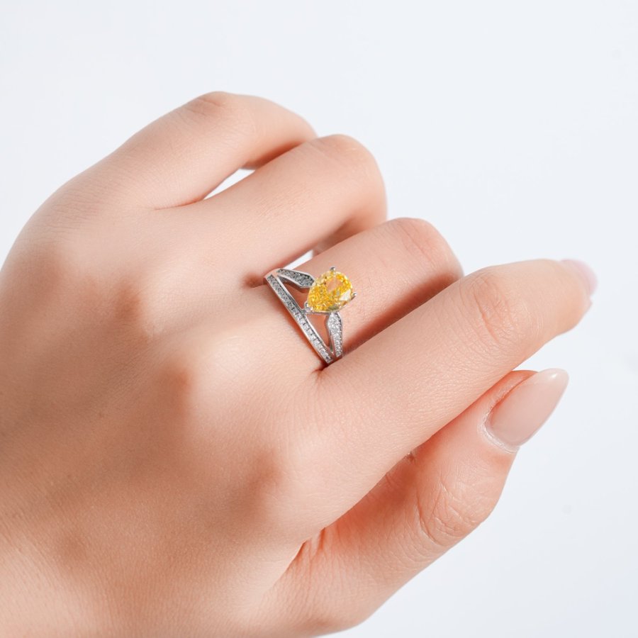 Zhuoheng Jewelry S925 Silver Premium Luxury and Elegant Waterdrop Zircon Fashion Ring
