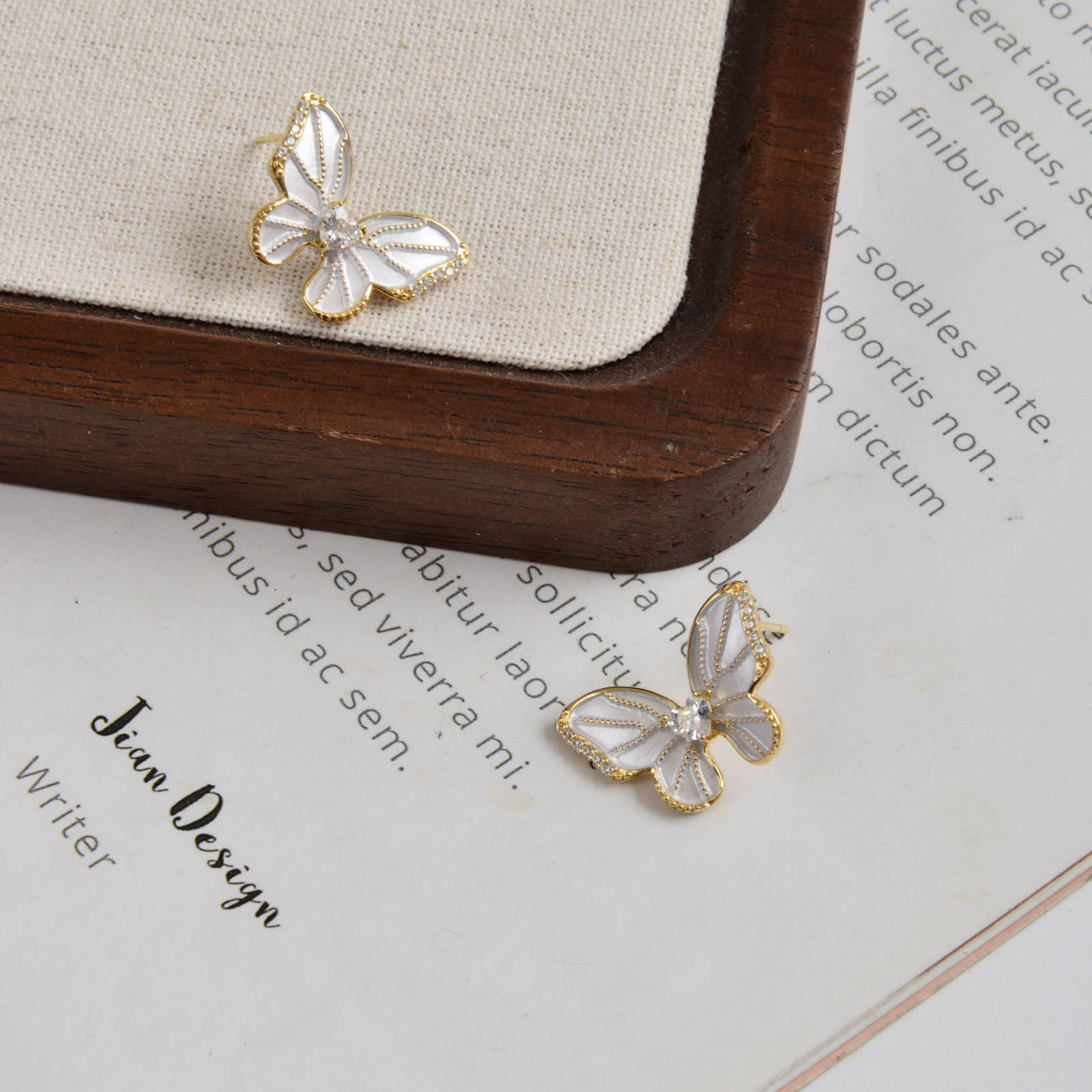 饰品/耳饰/耳环/珍珠耳环/烧焊锆石耳环细节图