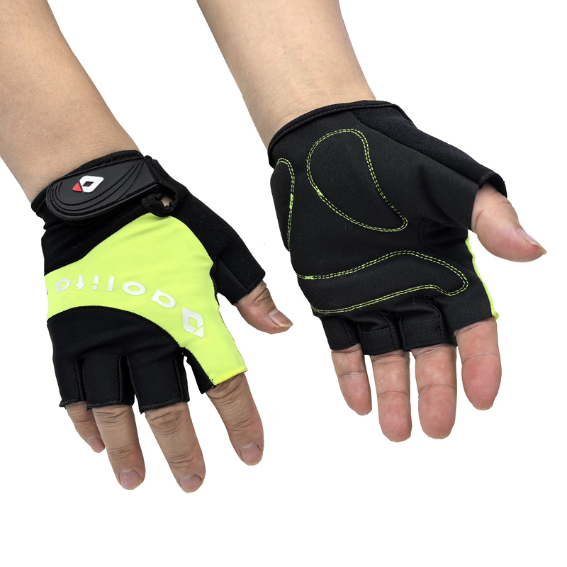 1924 Elastic half-finger gloves, cycling gloves, cycling sports half-finger gloves, thin anti-slip fishing half-finger gloves, short finger gloves Application Scenario