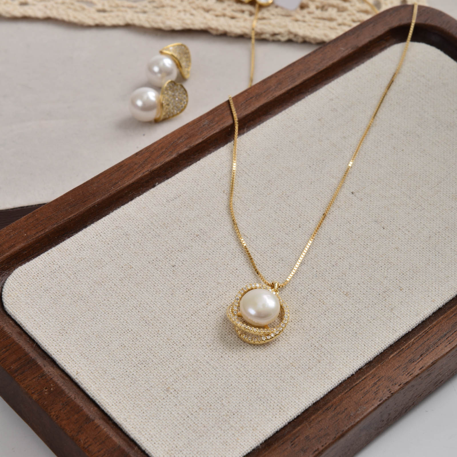 法式轻奢锆石花朵猪鼻珍珠项链小众复古锁骨链 气质高级感项饰女