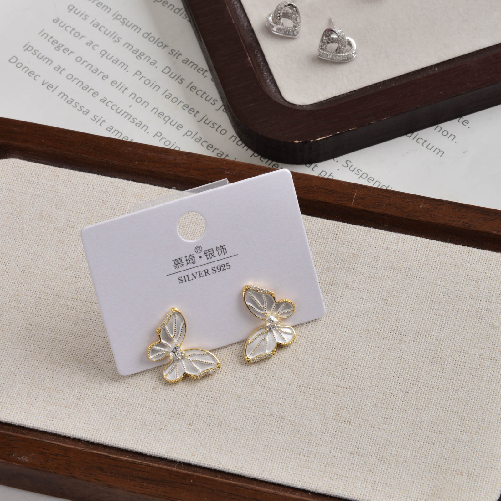 森系超仙气质优雅薄涂工艺锆石蝴蝶耳饰女2025年新款耳环工厂饰品