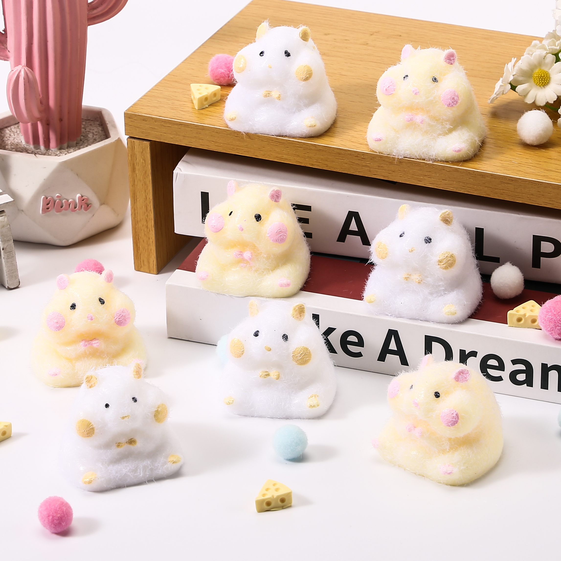 New faux plush hamster cat paw Kneading game, large size, super soft, mud-like texture, slow rebound, stress-relieving wonder