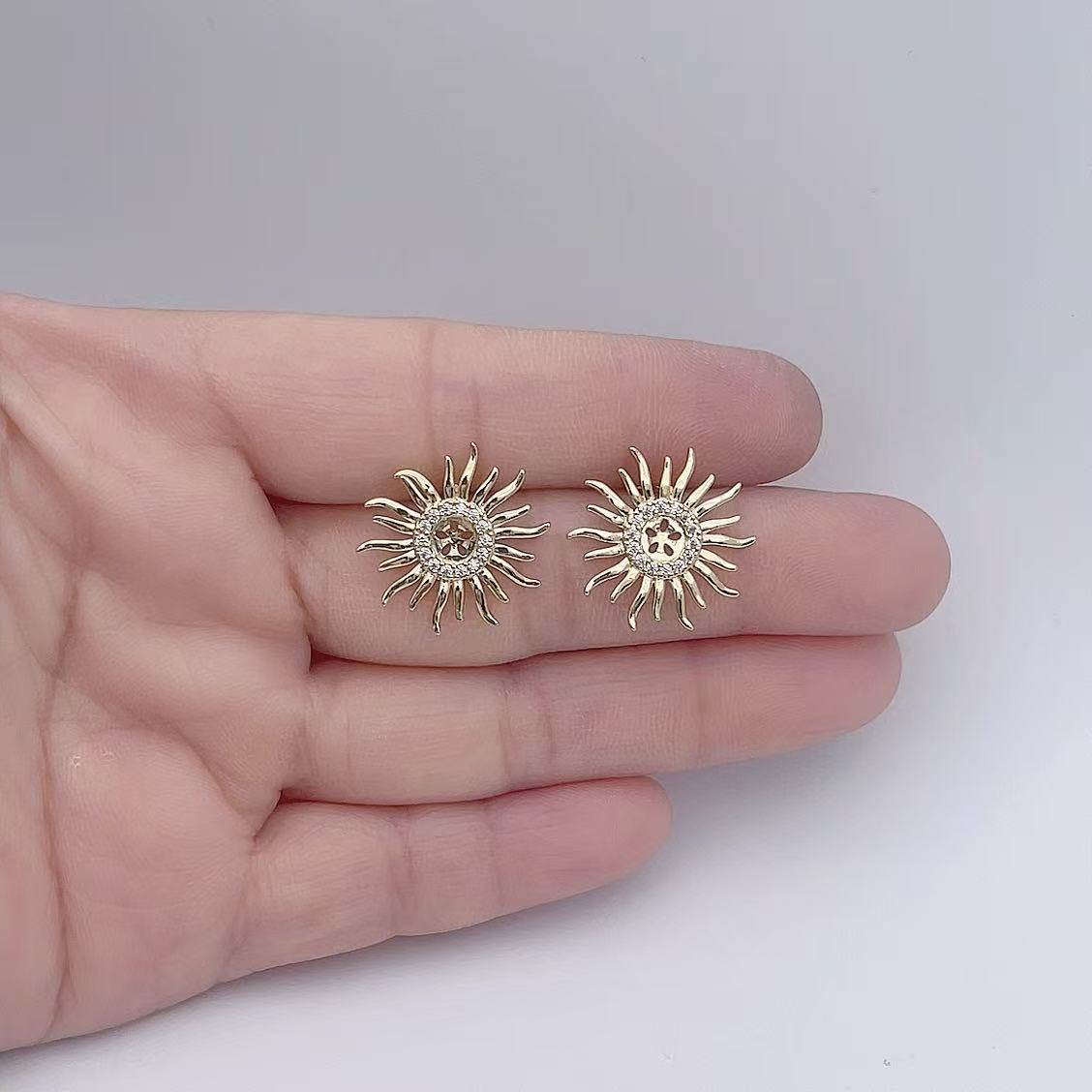 热卖欧美轻奢太阳火焰吊坠项链创意太阳锁骨链叠戴时尚饰品套装女细节图