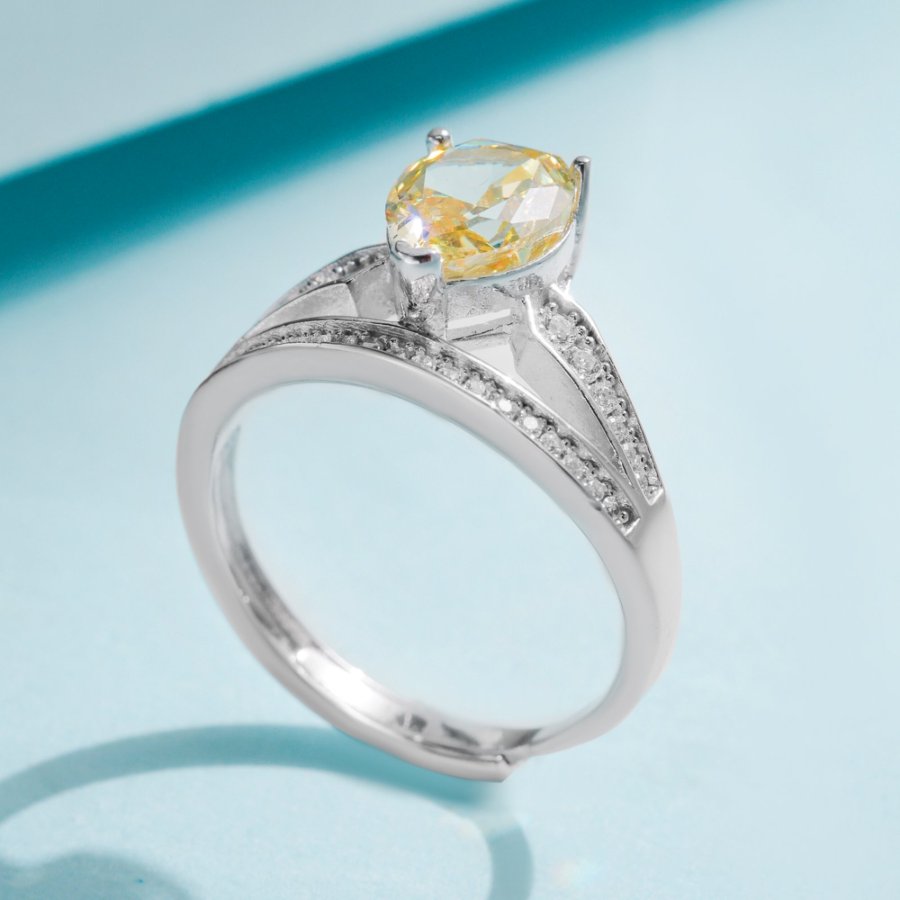Zhuoheng Jewelry S925 Silver Premium Luxury and Elegant Waterdrop Zircon Fashion Ring Item Picture