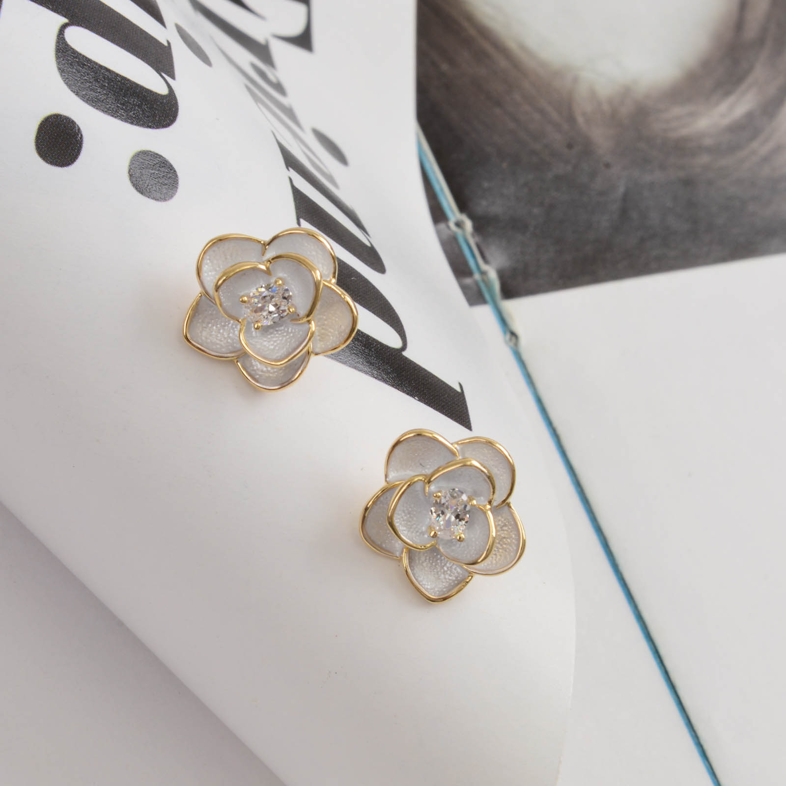 饰品/耳钉/耳饰/珍珠耳环/植绒耳钉产品图