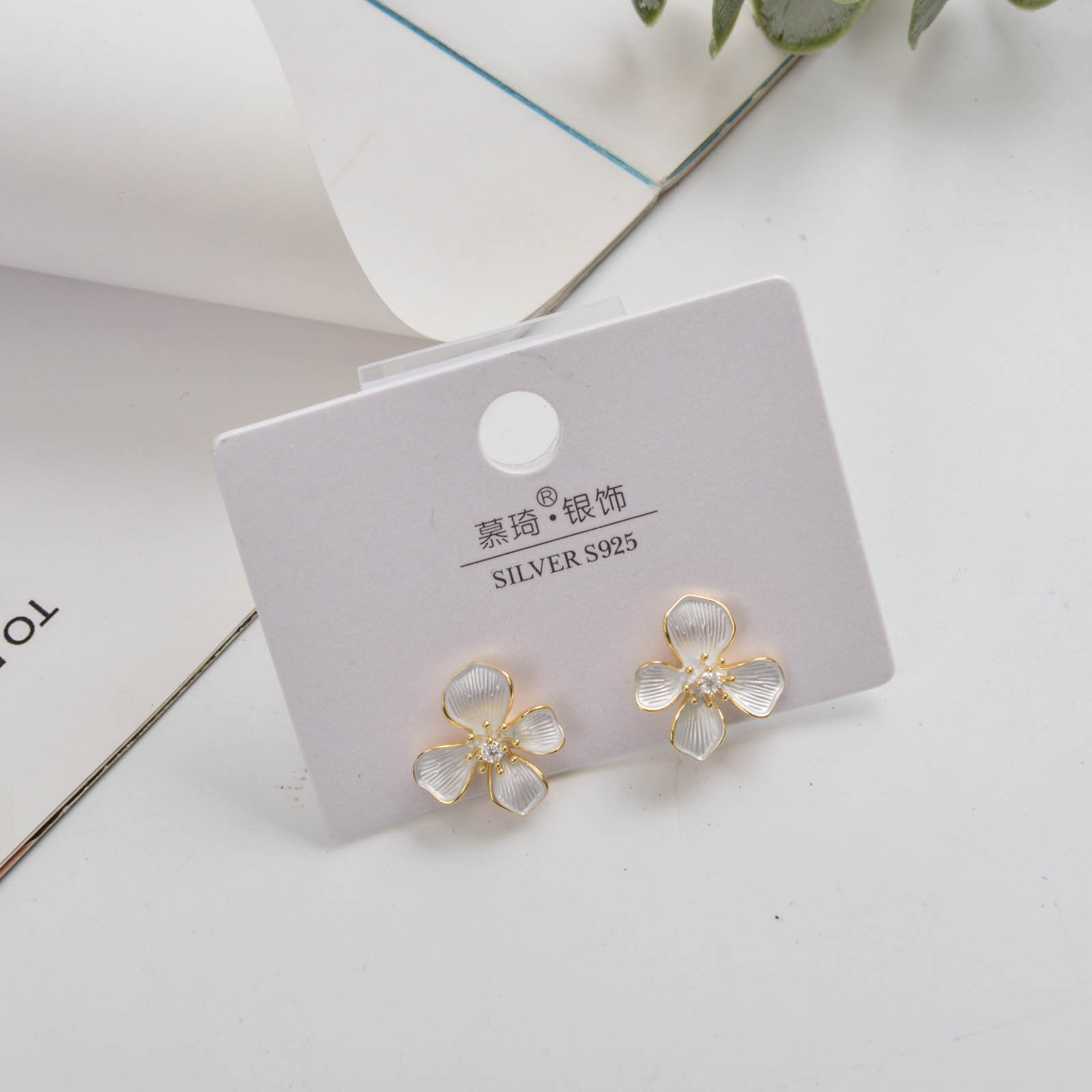 饰品/耳钉/耳饰/珍珠耳环/植绒耳钉产品图