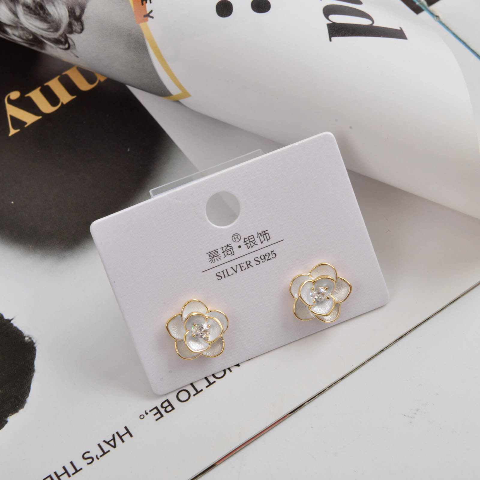 饰品/耳钉/耳饰/珍珠耳环/植绒耳钉细节图