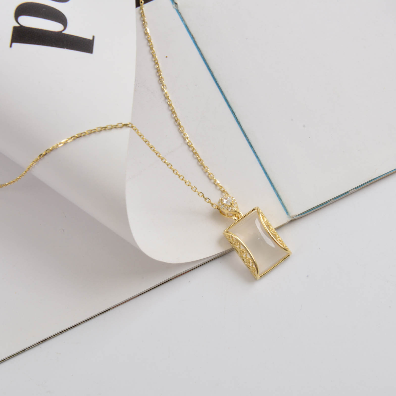 法式轻奢金链吊坠珠项链小众复古锁骨链 气质高级感项饰女士