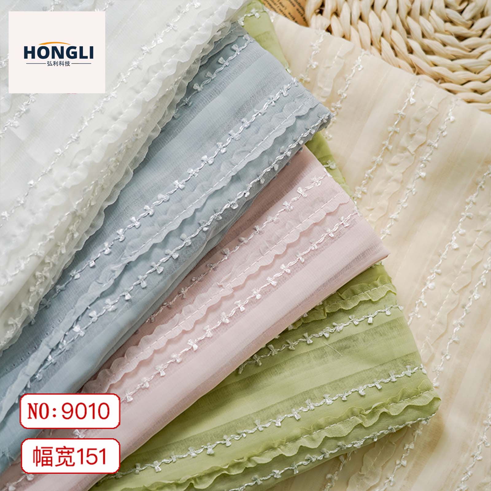 The new chiffon striped yarn-dyed dress is made of a fresh and clean solid-color curtain shirt and soft crocheted fabric