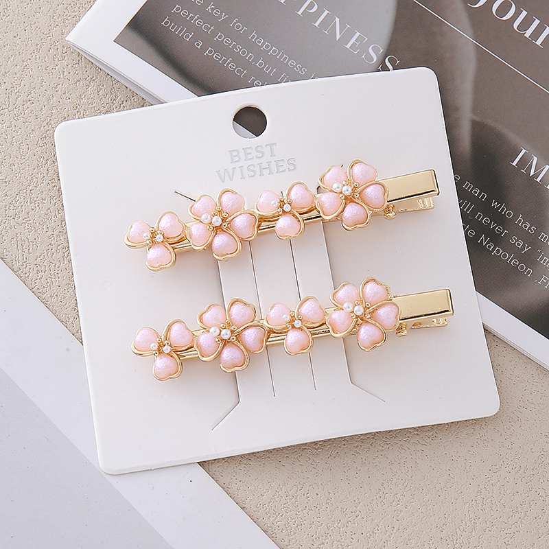New Korean-style female lead retro sweet flower hair clip, fresh and elegant, side clip broken bangs hair accessory manufacturer wholesale Application Scenario