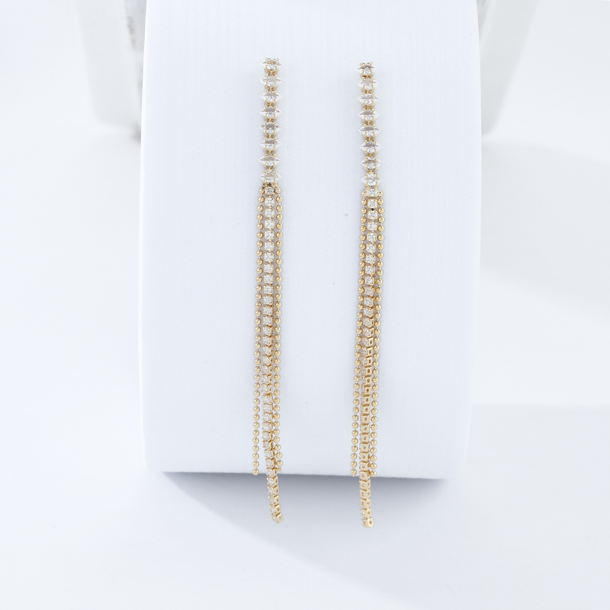 Xuhui brand's light luxury, fashionable and versatile S925 silver needle copper plated with real gold and set with zircon, luxurious and super fairy stud earrings details Picture