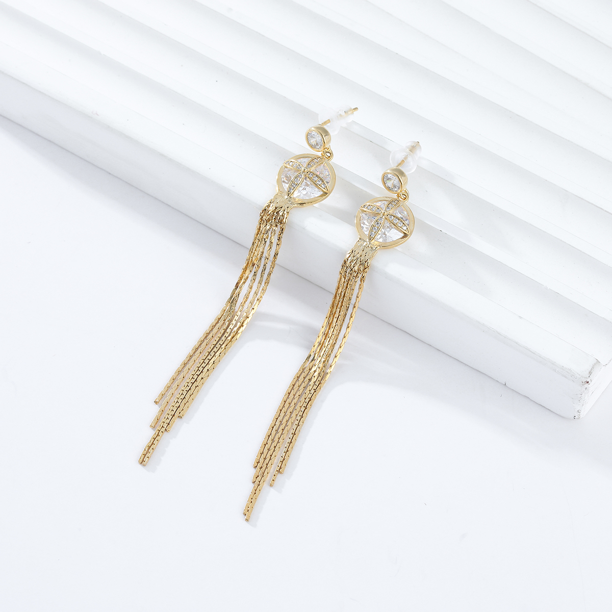 Xuhui brand exquisite and light luxury copper plated with real gold and zircon inlaid S925 silver needle, luxurious and super fairy tassel design ear hooks details Picture