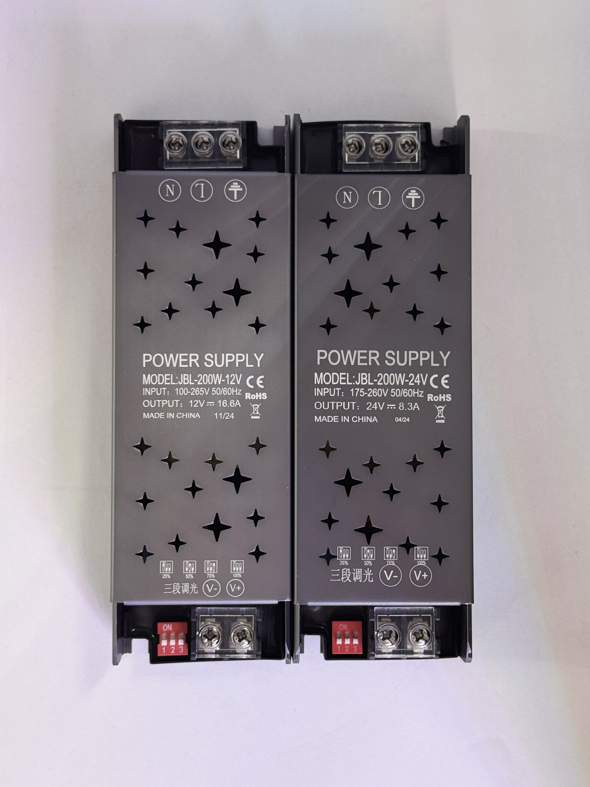 15V2A电源适配器细节图