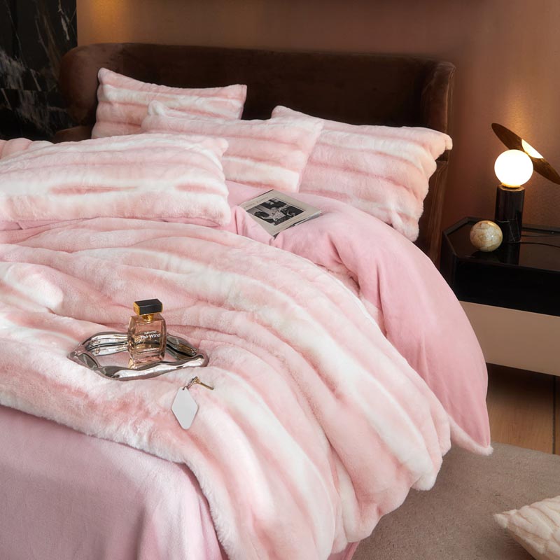 a类皮草绒四件套加厚兔毛绒被套床单保暖牛奶绒套件4冬季床上用品白底实物图