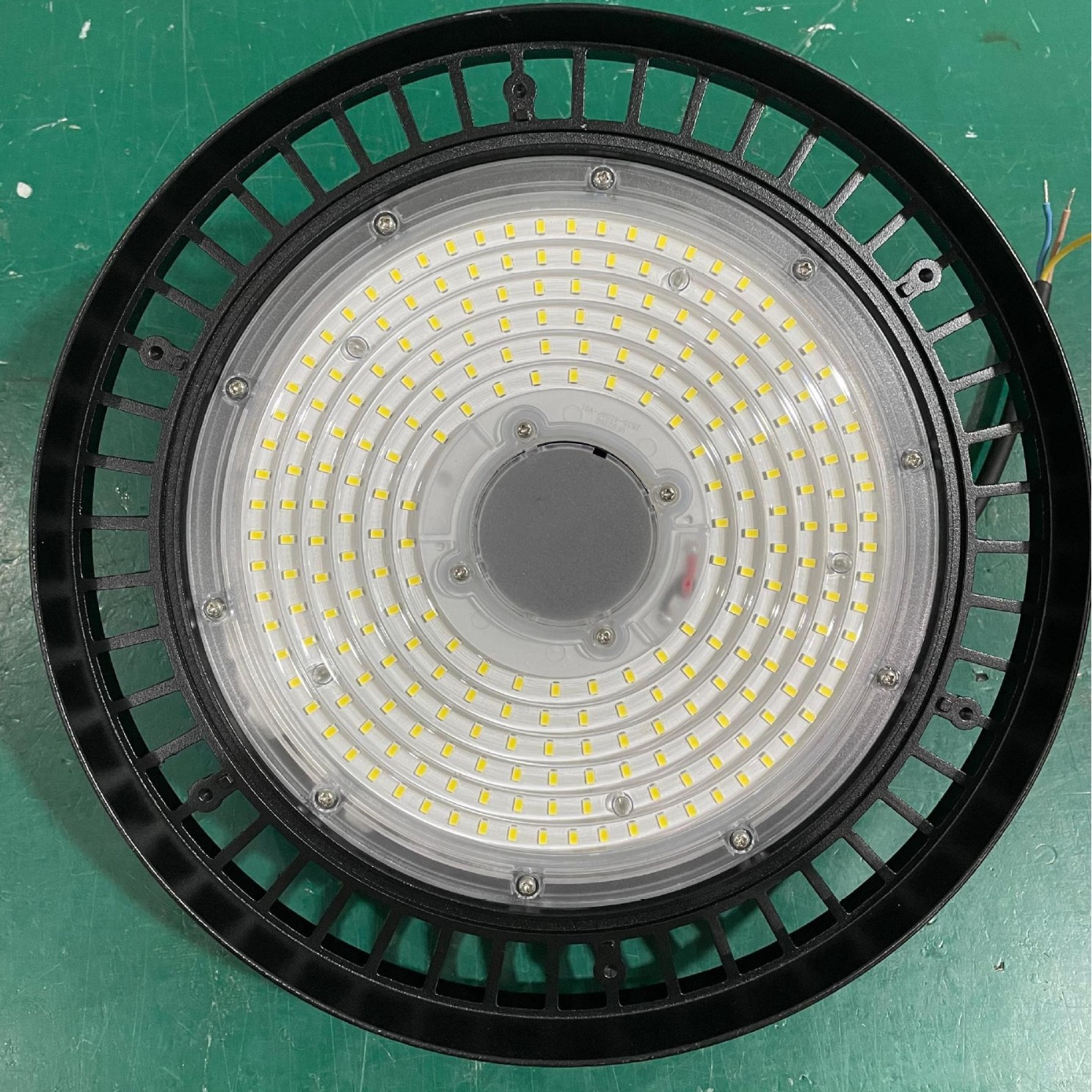 LED industrial and mining lamps, factory workshop chandeliers, warehouse industrial, supermarket, swimming pool lighting, UFO anti-glare flying saucer lamps full figure