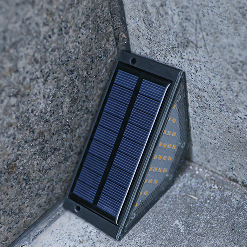 Cross-border outdoor solar staircase lights, courtyard step lights, villa staircase lights, park walkway sensor night lights Application Scenario