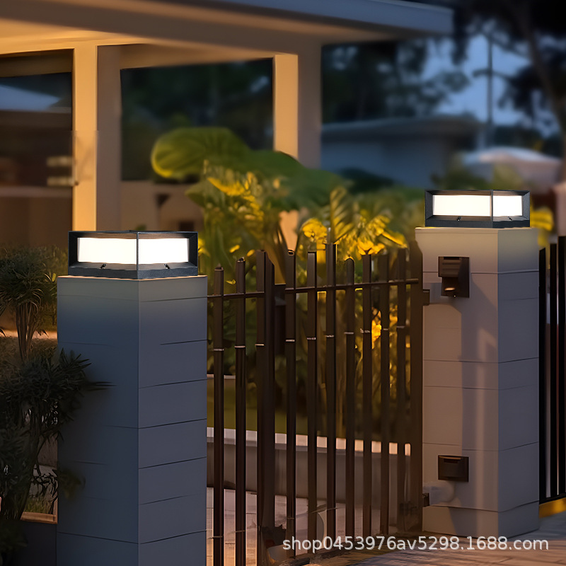 Solar garden lights, outdoor lamp posts, headlamps, villa gate post lights, lawn lights, outdoor lights, waterproof lights, courtyard walls Application Scenario