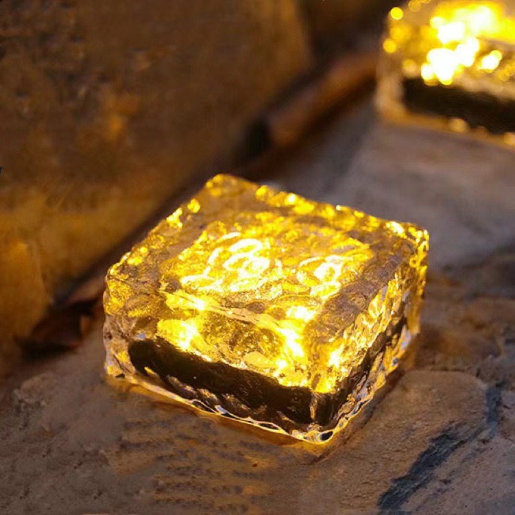 Solar floor tile lights, LED lights, outdoor lights, glass ground embedded night lights, outdoor garden decorative lights, park and square Application Scenario