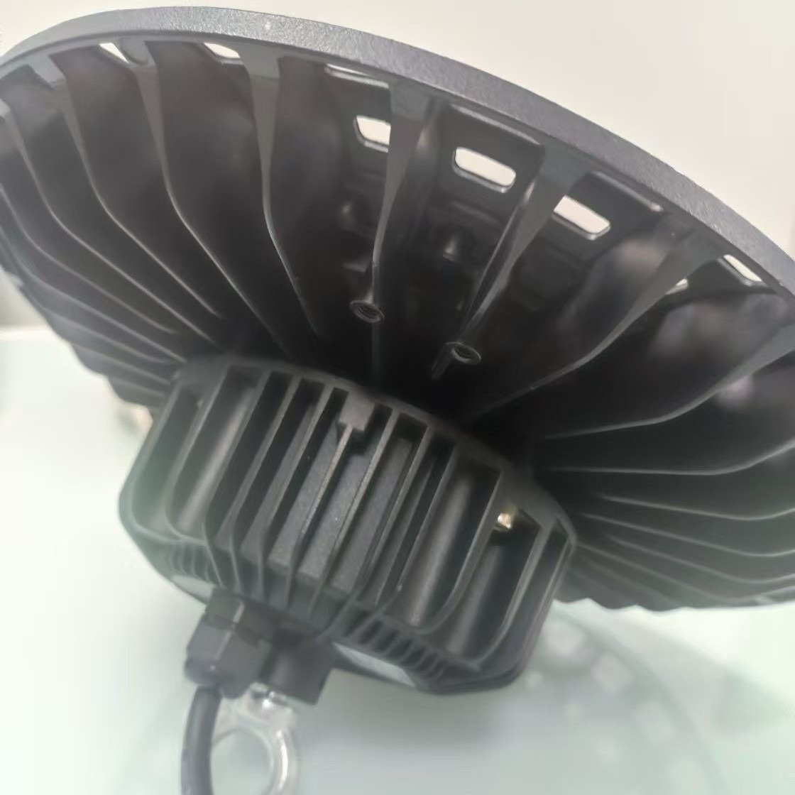 Industrial and mining lamps, UFO factory warehouse, high-power ceiling lamps, high-ceiling lighting, LED industrial and mining lamps Application Scenario