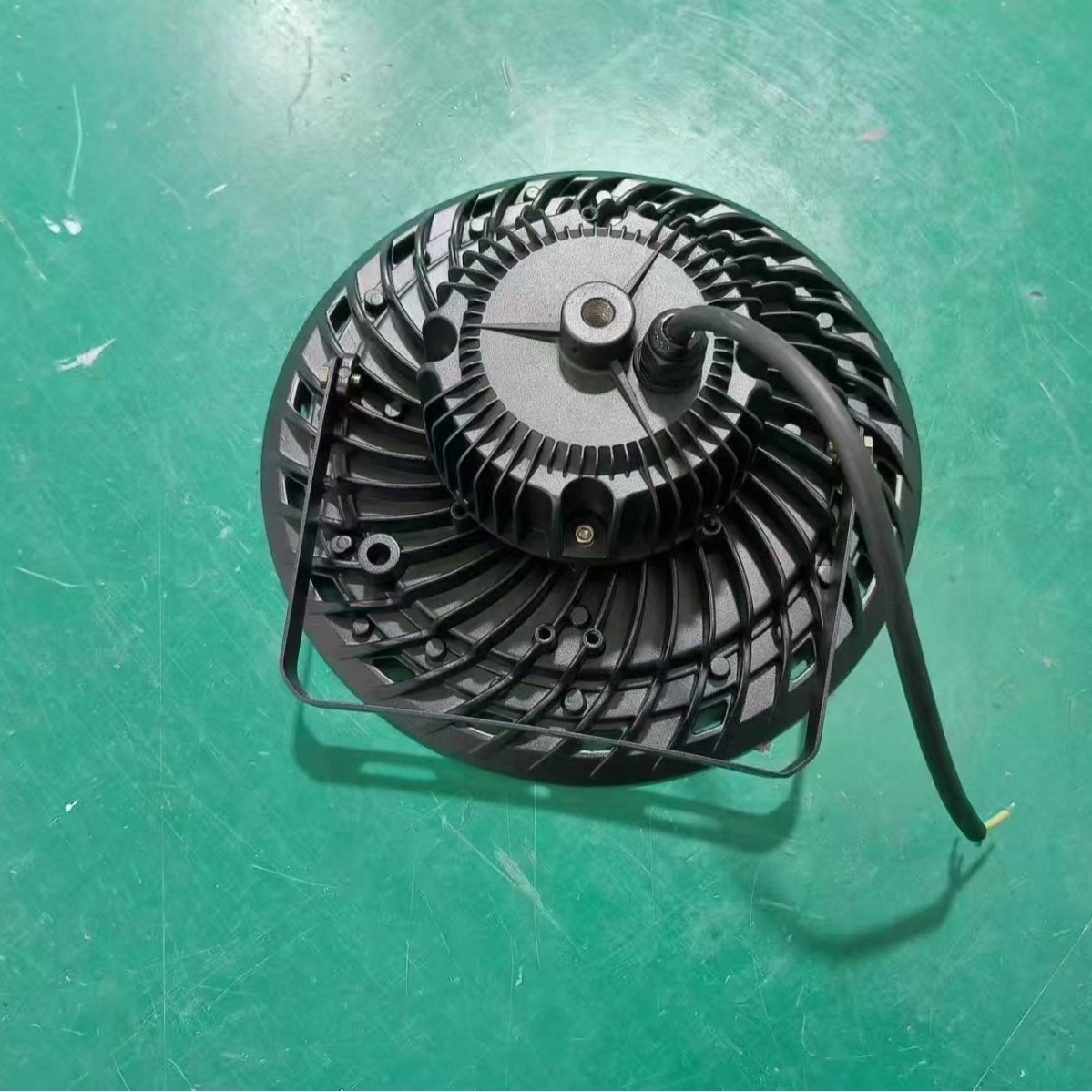 Industrial and mining lamps, ufo lamps, factory warehouse UFO, high-power ceiling lamps, high-ceiling lighting lamps, industrial and mining barn lamps details Picture