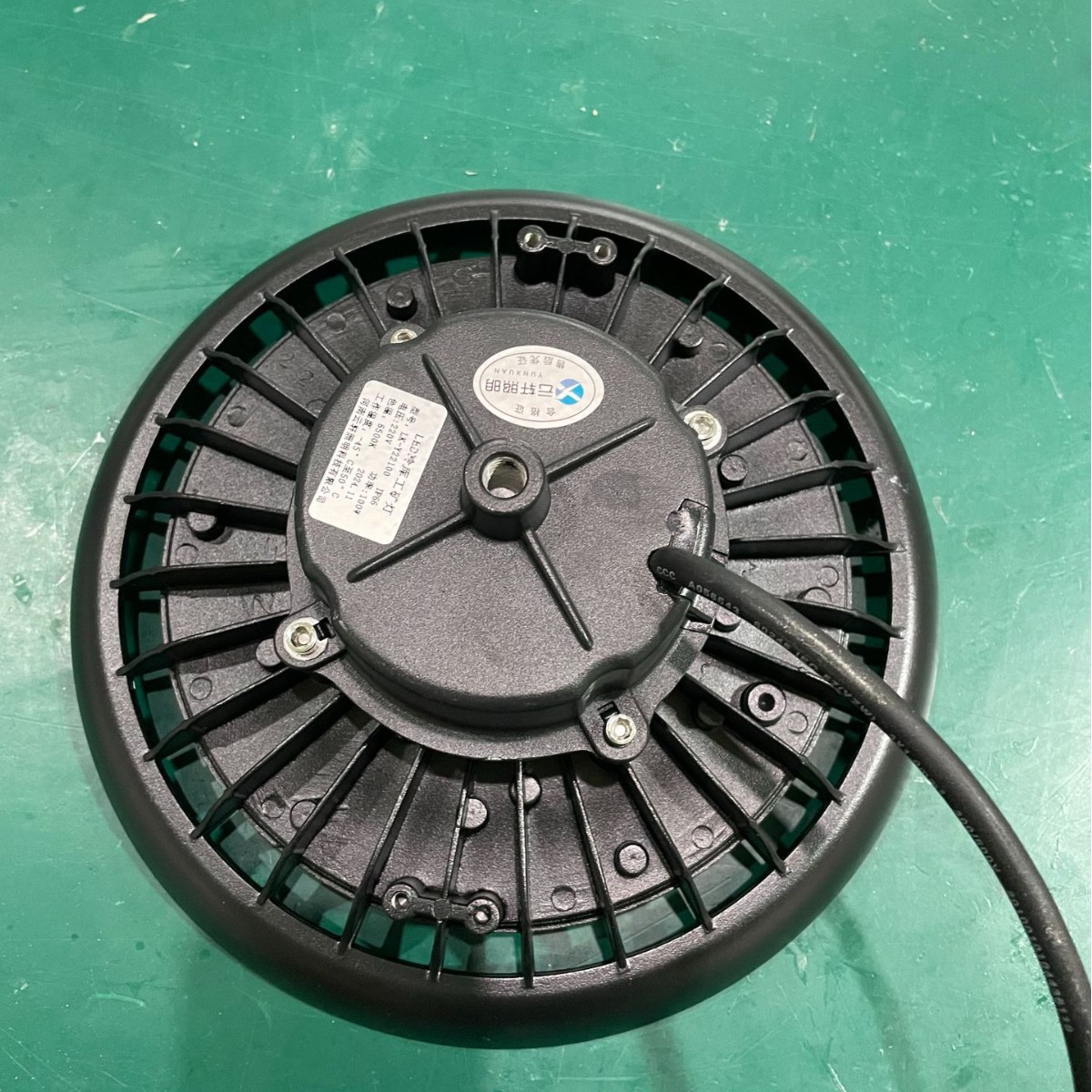 LED industrial and mining lamps, factory workshop chandeliers, warehouse industrial, supermarket, swimming pool lighting, UFO anti-glare flying saucer lamps Application Scenario
