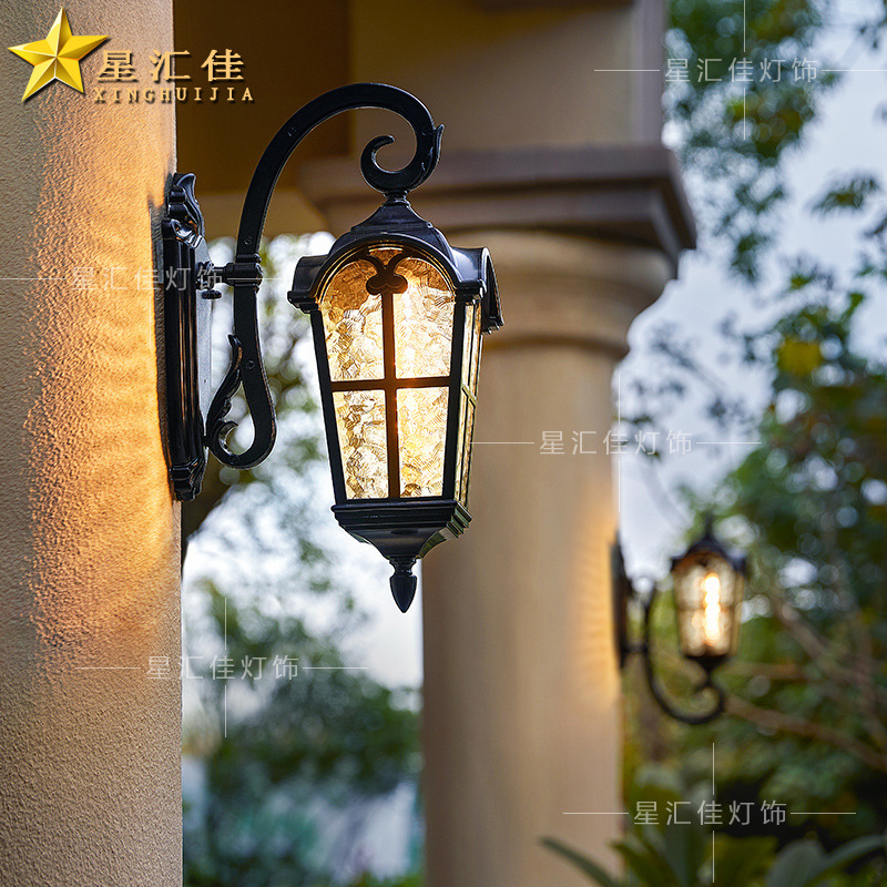 Outdoor wall lamps, waterproof European-style villa gates, columns, walls, terraces, outdoor courtyards, balconies, solar exterior wall lamps details Picture