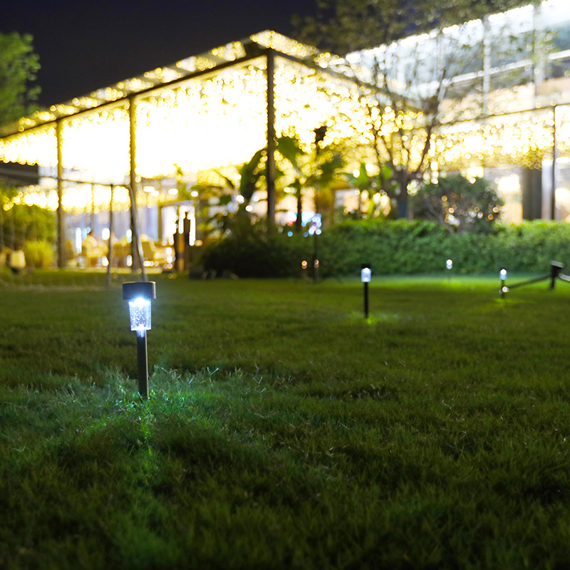 Solar lawn lights, solar outdoor garden lights, automatic lighting at dark, ambient lights, waterproof night lights Application Scenario