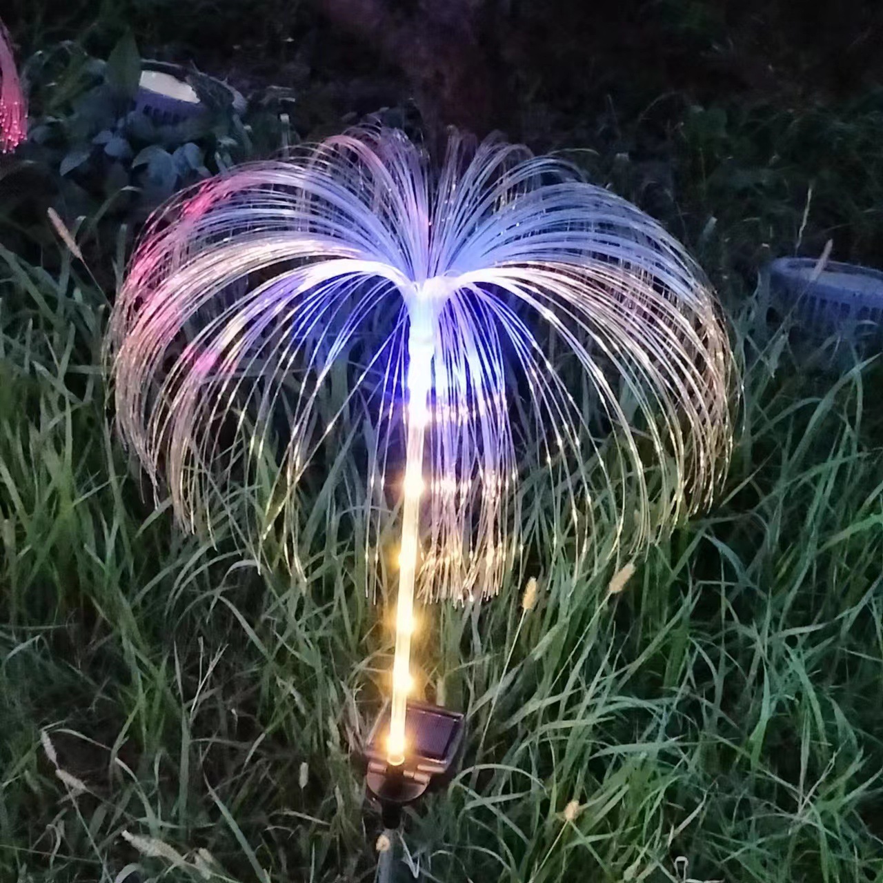 Solar single-layer, double-layer, 3-layer, 5-layer luminous rod, jellyfish lamp, dogtail grass, jellyfish lamp, waterproof lawn lamp Application Scenario