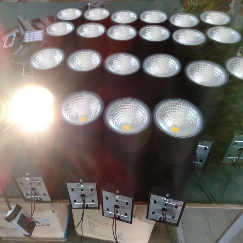 Manufacturer's LED double-head wall lamps with top and bottom lights, outdoor circular wall lamps, exterior walls, balconies, courtyards and park spotlights Specification drawing