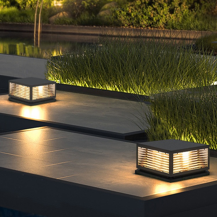 Solar column head lights, outdoor courtyard lights, gate lights, villa garden lights, fence lights, outdoor column lights, door column lights Specification drawing