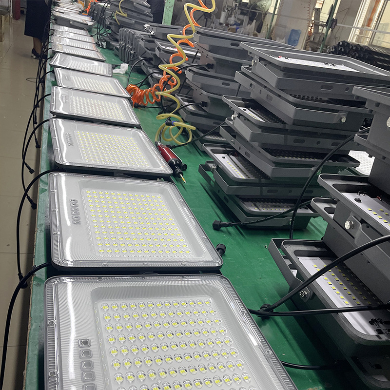 The manufacturer supplies floodlights, high-power solar street lamps for rural construction, municipal engineering, and road waterproofing lighting Specification drawing