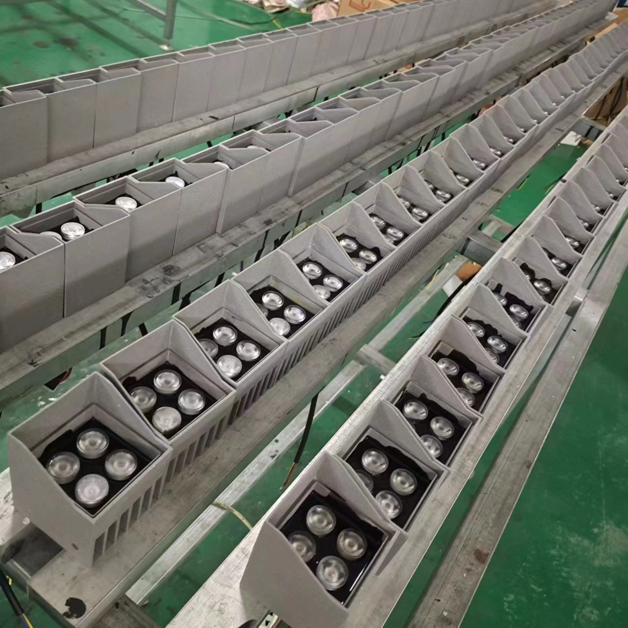 1W, 3W, 4W, 6W square small spotlights, outdoor waterproof floodlights, lawn ground-penetrating tree lights, engineering square corrugated lights details Picture