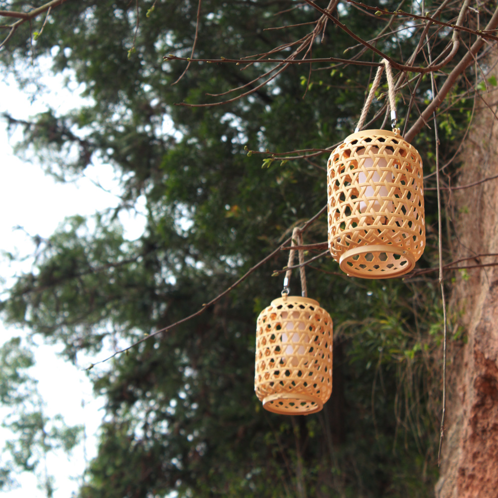 Cross-border solar-powered bamboo weaving lanterns, outdoor courtyard homestay decorative lanterns, hanging lamps, garden retro atmosphere lights details Picture