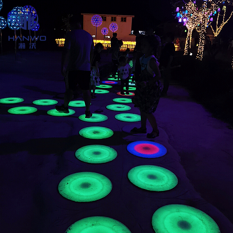 The outdoor courtyard garden is equipped with floor tile lights, interactive color running foot pedal lights, dance floor gravity floor lights and rainproof ones Application Scenario