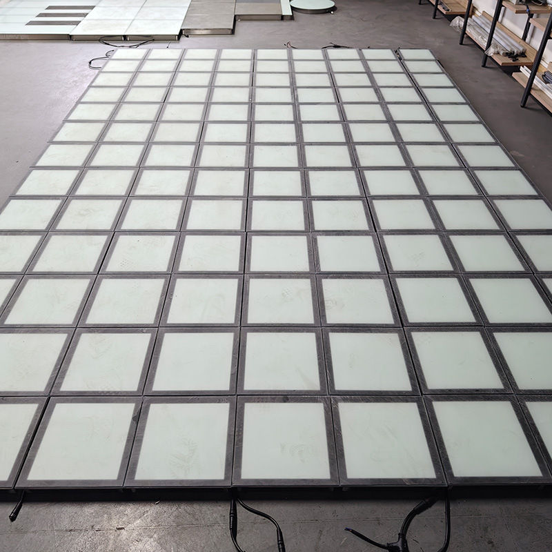 LED square piano floor tile light, waterproof gravity sensor floor light, foot-stepped RGB sound-emitting seven-color light-emitting ground light Specification drawing