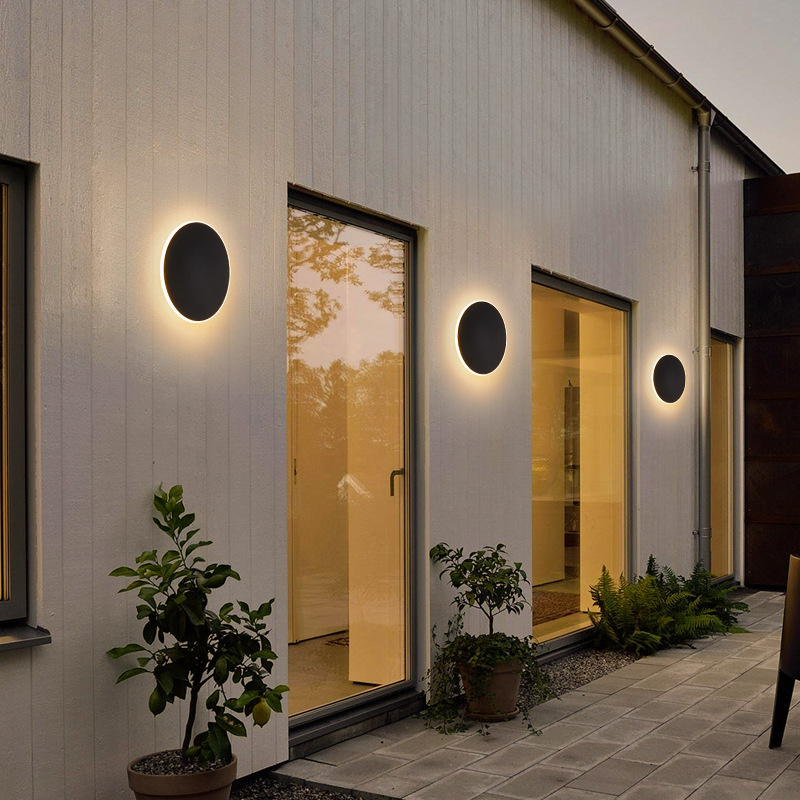 Nordic minimalist circular LED outdoor waterproof wall lamp, IP65 outdoor wall lamp, villa corridor passageway entrance lamp Application Scenario