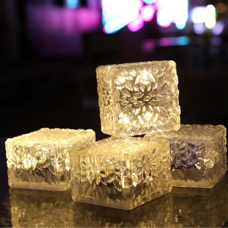 Solar floor tile lights, waterproof courtyard landscape decoration ice brick lights, glass floor tiles, square buried lights, courtyard lights details Picture