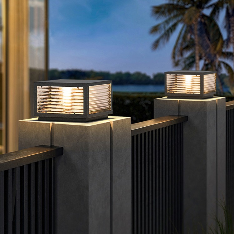 Solar column head lights, outdoor courtyard lights, gate lights, villa garden lights, fence lights, outdoor column lights, door column lights details Picture