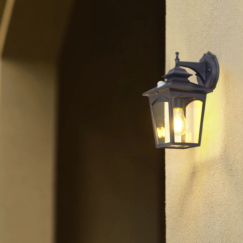 Cross-border beauty restoration ancient balcony outdoor wall lamps, outdoor corridor and passageway waterproof garden courtyard fence exterior wall lamps details Picture