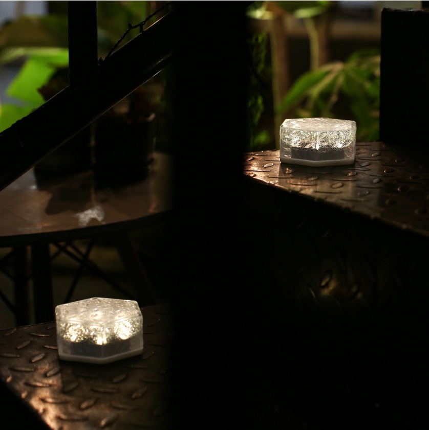Solar garden lamps, hexagonal ice bricks, outdoor decorative underground ornaments, landscape garden lawn lamps, imitation glass floor tiles Application Scenario