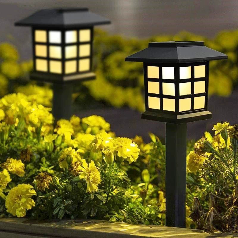 Solar-powered plastic small house lights, outdoor garden decorative lights, window lattice lights, house type lights, courtyard lawn lights Specification drawing