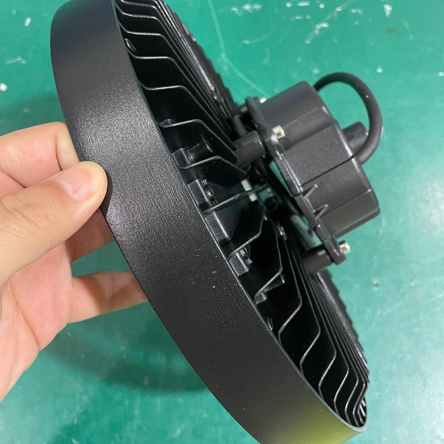 LED stadium lights, basketball court lighting fixtures, badminton hall industrial and mining lights, table tennis hall indoor anti-glare lights Specification drawing