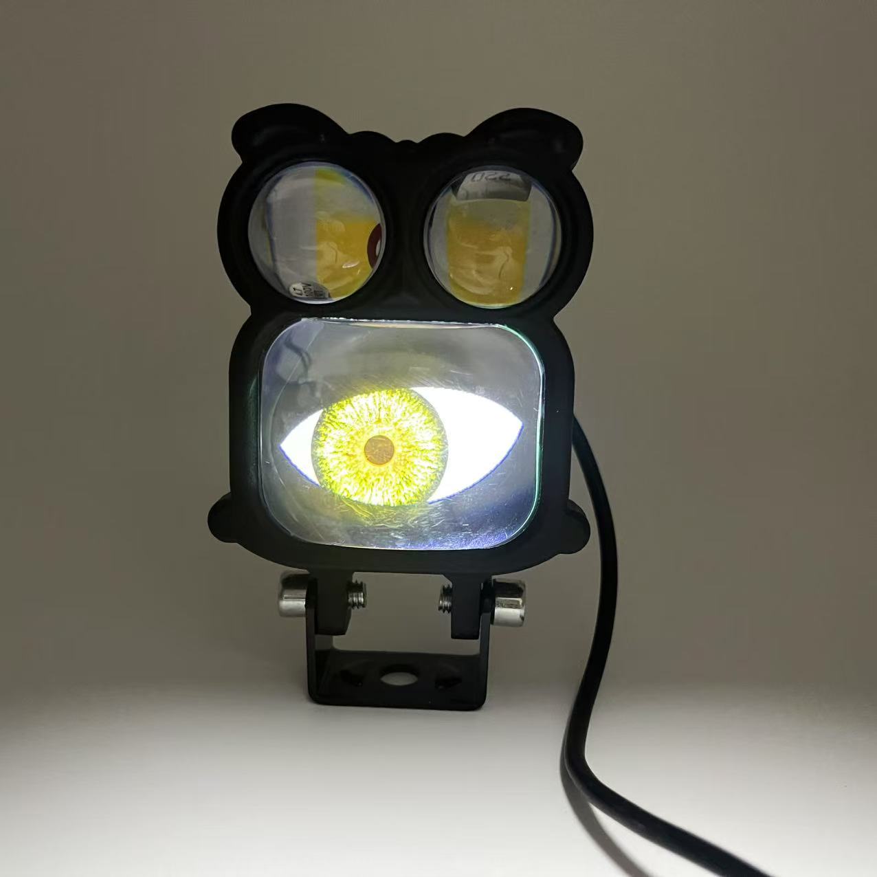 Motorcycle LED lights, high-brightness spotlights, spotlights, lens lights, glasses, dynamic decorative lights, yellow and white luminous lights details Picture