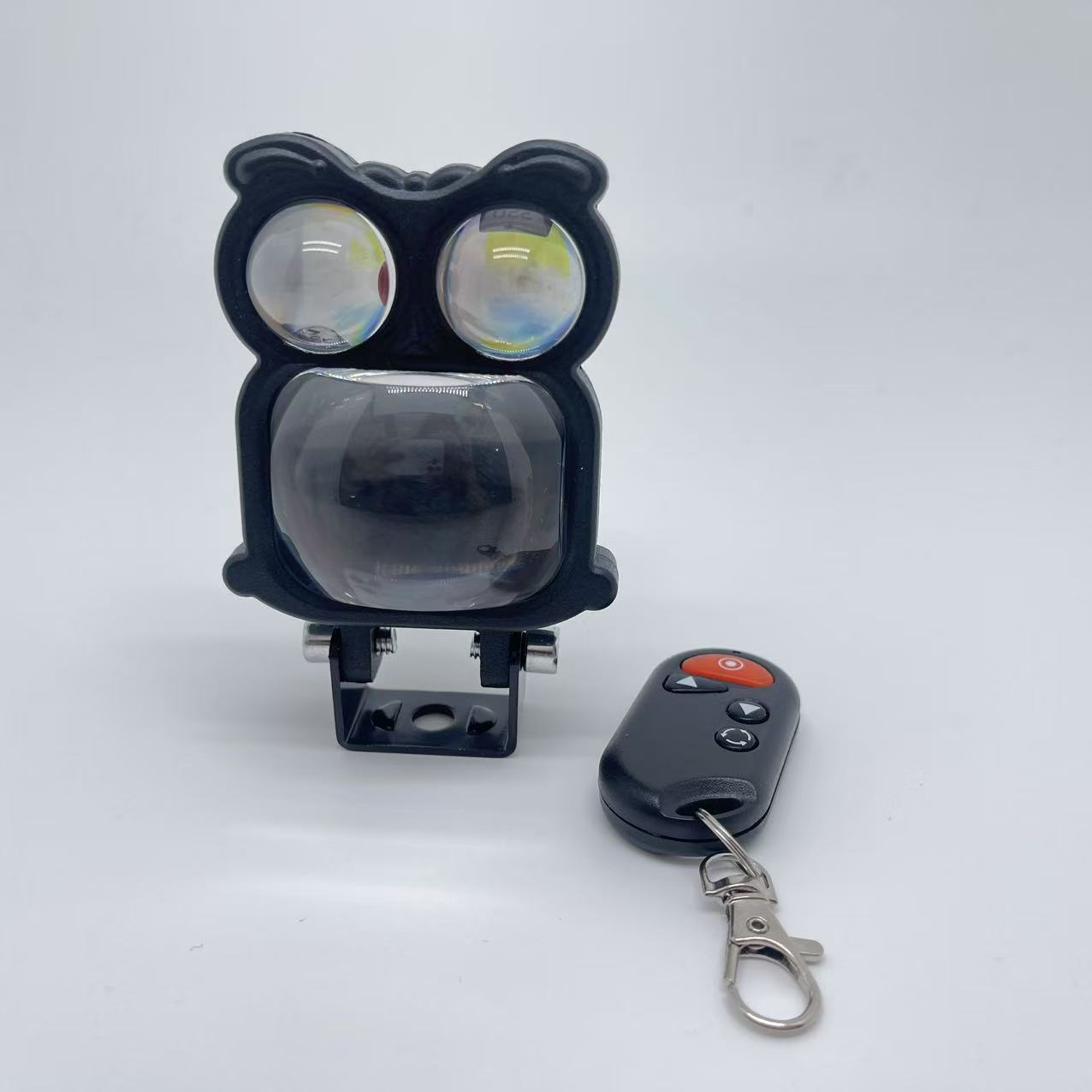 Motorcycle LED lights, high-brightness spotlights, spotlights, lens lights, glasses, dynamic decorative lights, yellow and white luminous lights Specification drawing