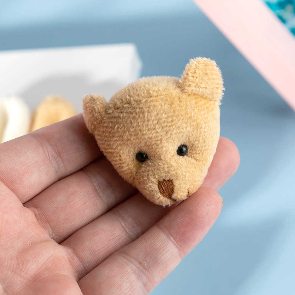 Cartoon accessories, bear brooches, autumn and winter plush Little Di bear head bags, accessories, clothes and accessories, bear heads Item Picture