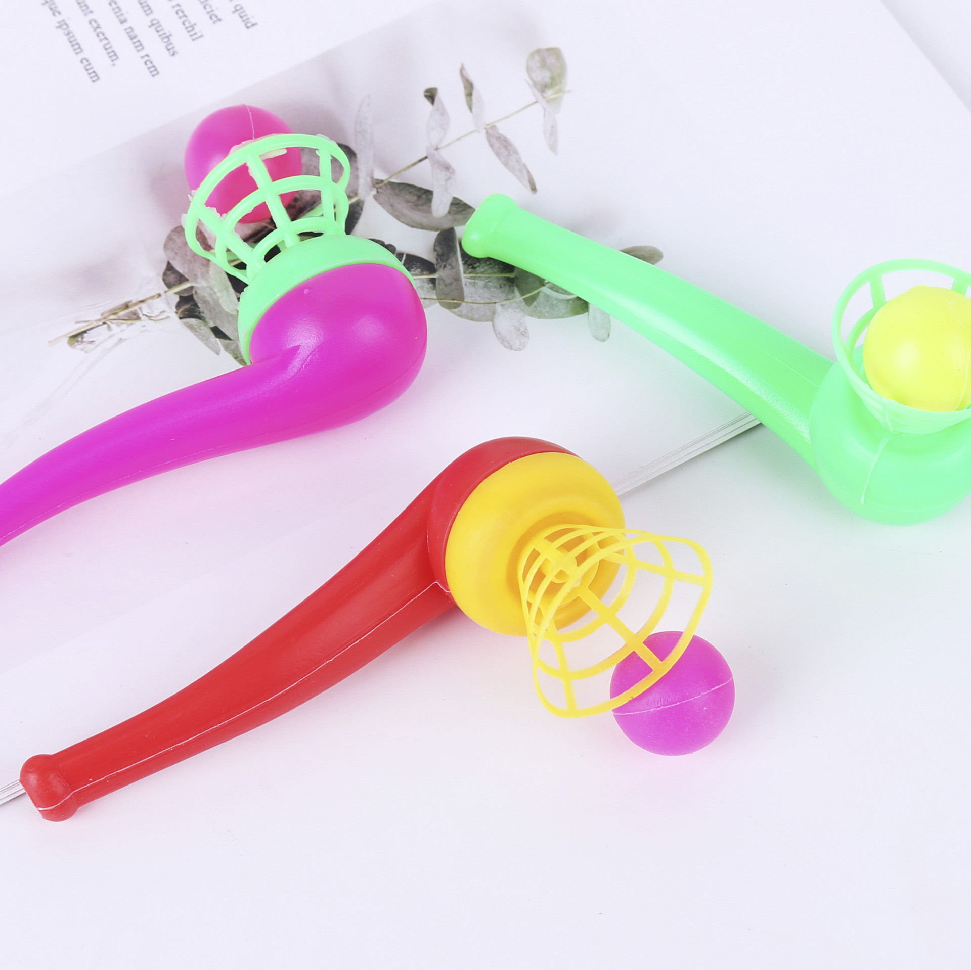 Nostalgic, classic and retro domestic traditional plastic suspended blow balls, childhood memories, children's toys, kindergarten prizes Specification drawing