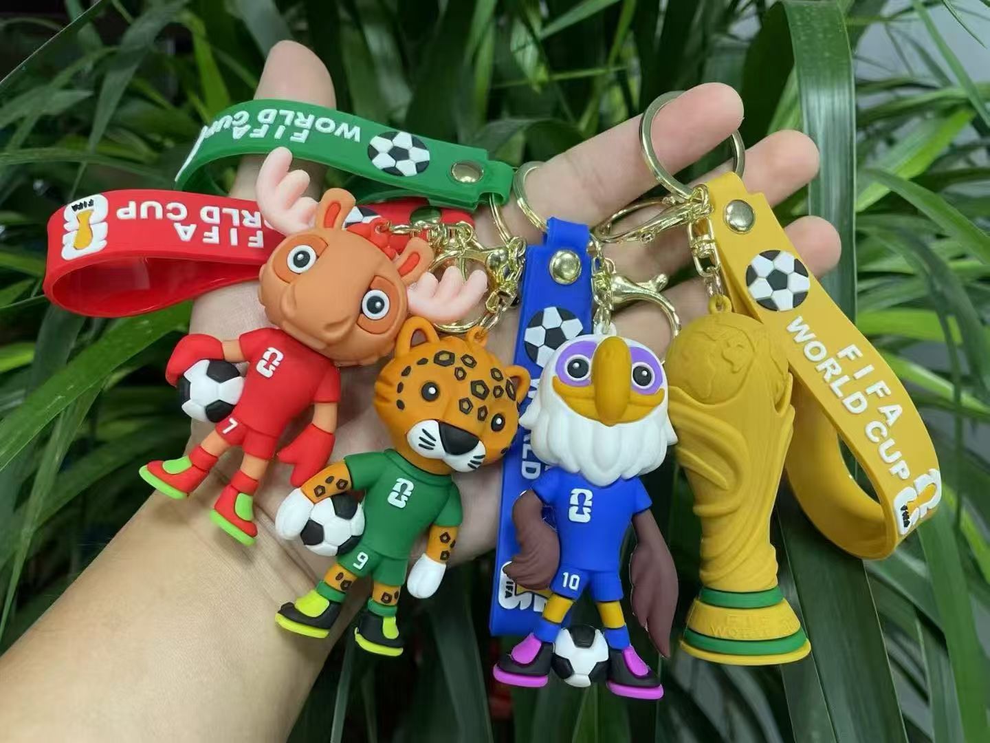 世界杯钥匙扣跨境热卖好物吉祥物钥匙扣立体公仔钥匙扣情侣包包配饰公司活动礼品