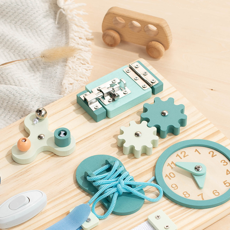 Montessori early Education Blue Clock, busy board, kindergarten enlightenment teaching AIDS, baby intelligence science and education toys, intelligence wooden toys, exercise hands-on ability Application Scenario