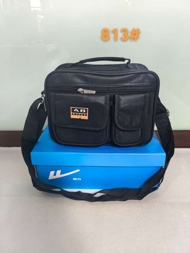 In 2025, the manufacturer offers wholesale and retail of men's and women's single-shoulder multi-functional crossbody bags, casual and fashionable mobile phone bags, priced at 6-12 yuan detail image 5