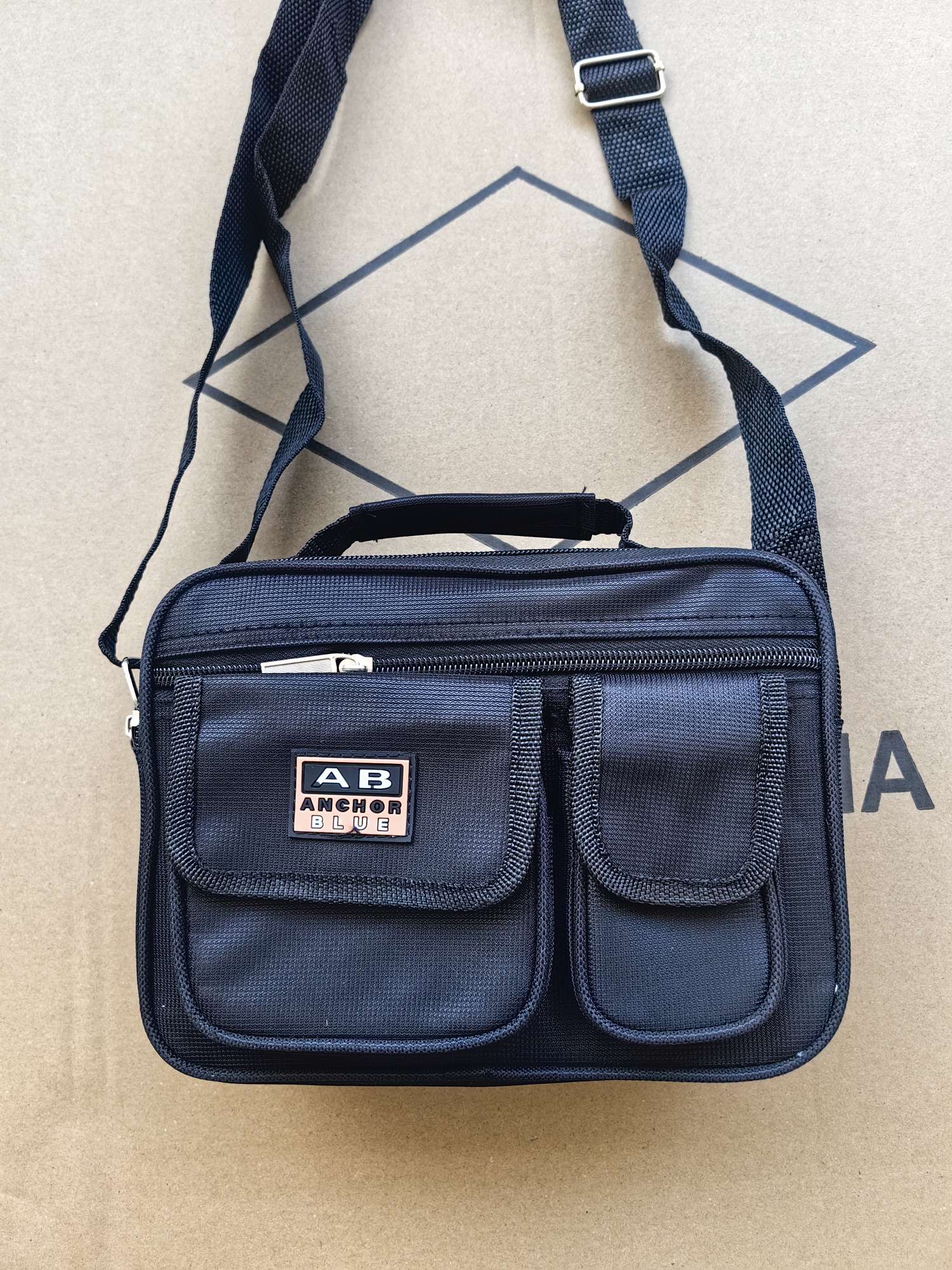 In 2025, the manufacturer offers wholesale and retail of men's and women's single-shoulder multi-functional crossbody bags, casual and fashionable mobile phone bags, priced at 6-12 yuan details Picture